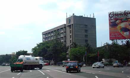 �P�\���̃t�B���s���E�R�R�i�c��