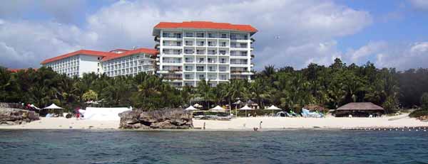 ASEAN��]��c�̉��͑����������ȁB�}�N�^���E�V�����O�����z�e���B