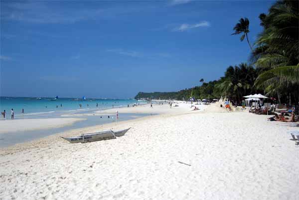 �{���J�C���̃z���C�g�r�[�`