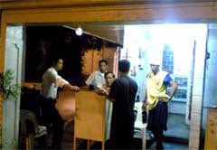 �Ƌ��𕴎������Q�[�g