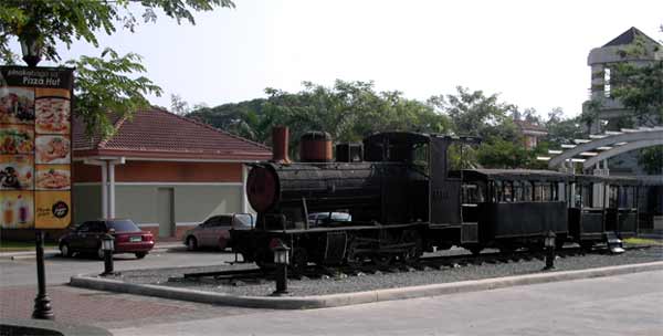 蒸気機関車の飾ってあるルイシタモール