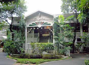 �J�t�F�E�C�U�x���̊O��