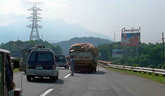 �������H��Ƀp���N���ĂƂ܂��Ă���g���b�N