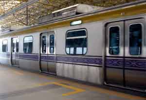 �V����LRT2�̎ԗ� N�l�B�e