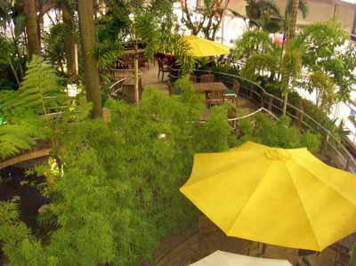 ゲートウェイモール内のカフェ