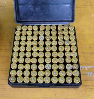 100�����̒e