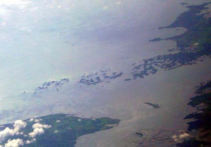 ハンドレッドアイランドを上空から